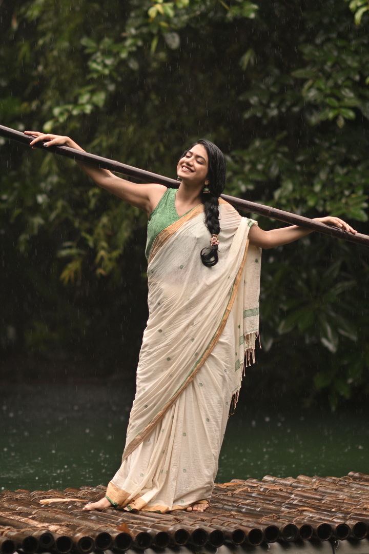 Jamdani Cotton Saree with Green and Zari Border
