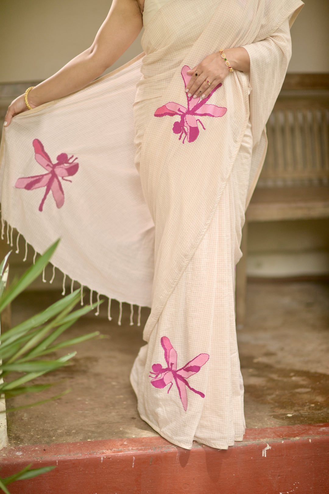 Kadhi Muslin Saree with Cross stitch Pink Dragon Fly