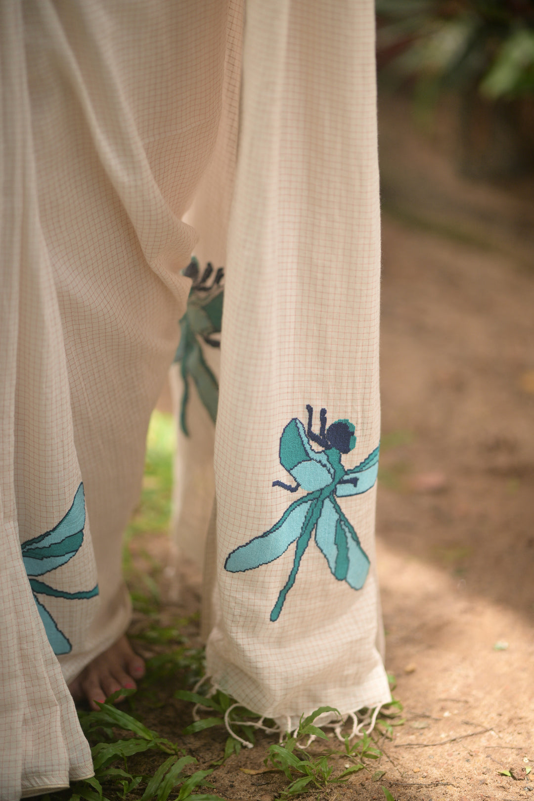 Kadhi Muslin Saree with Cross stitch Blue Dragon Fly